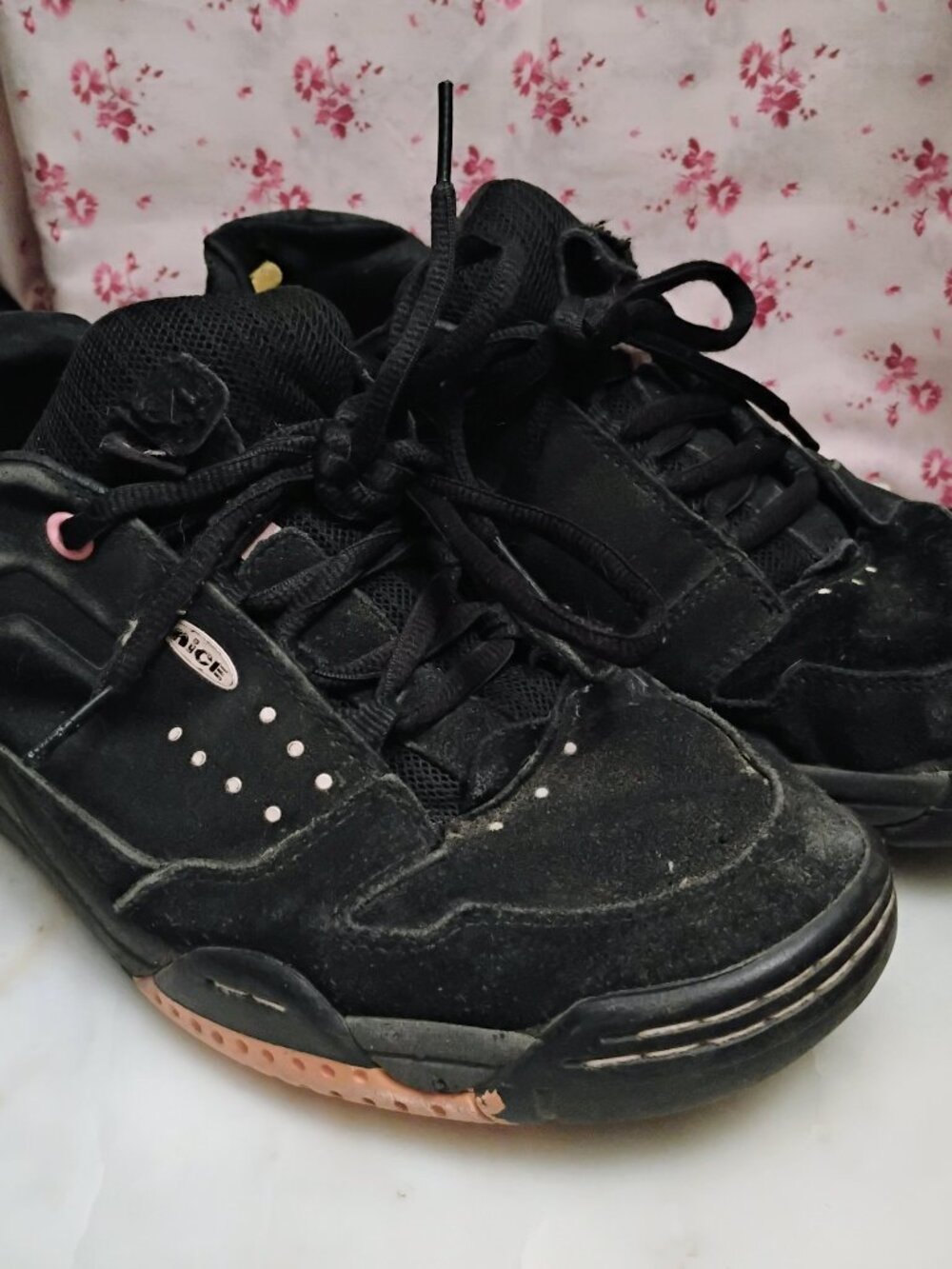 Vintage Early 2000s Women's Girls Skater Shoes